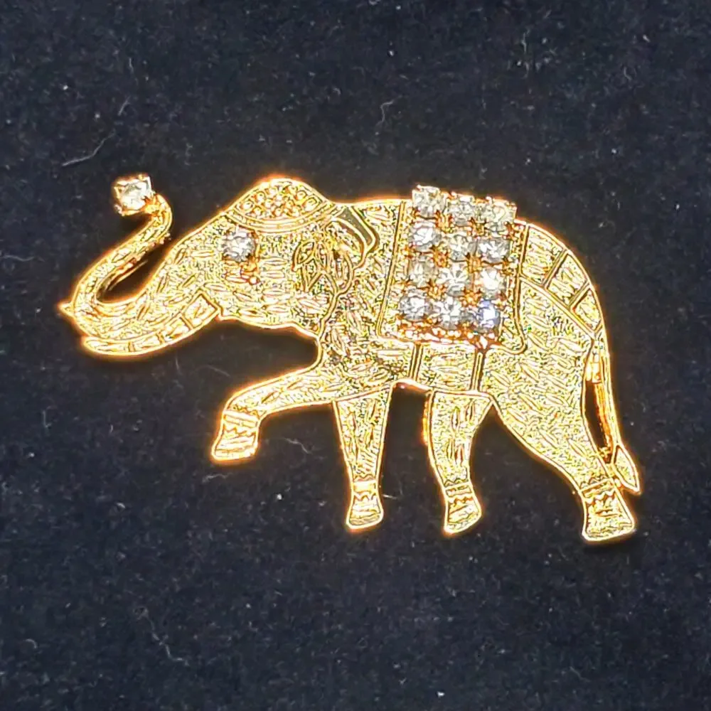 Elephant Trunk Up Clear Rhinestone Gold Tone Brooch Unsigned 1.5